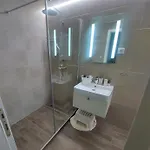 New In Old Center - Pag * باغ