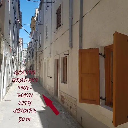 Villa New In Old Center - Pag