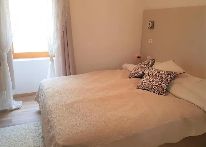 Villa New In Old Center - Pag