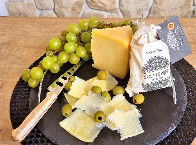 New In Old Center - Pag Villa