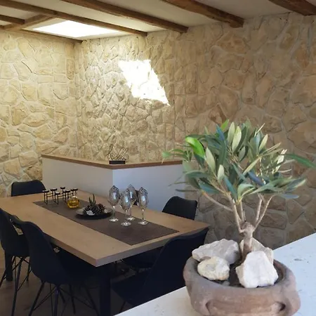 New In Old Center - Pag Villa *